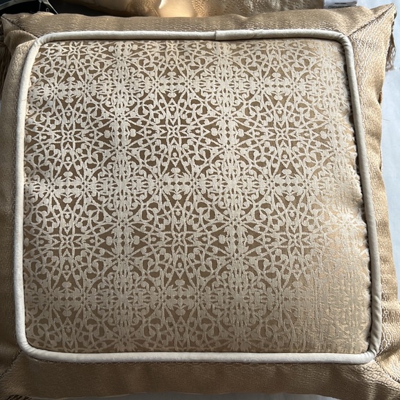 Bundle Of Waterford Ruffino Collection Trim-Tasseled Reversible Jacquard Pillows - Picture 8 of 13